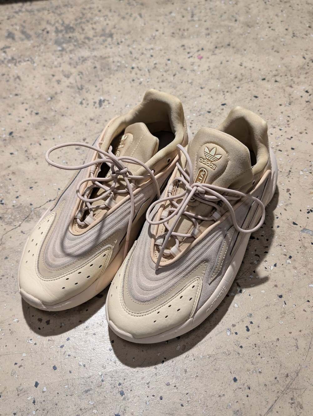 Adidas Ozelia Size 10.5 Beige Casual Sneakers